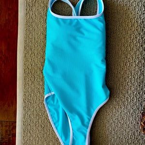 NWOT Lain Snow sea one piece size Small